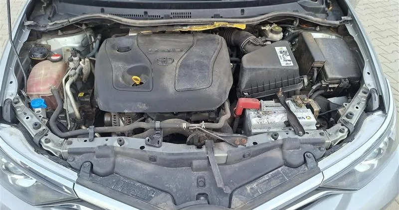 Toyota Auris cena 40000 przebieg: 196204, rok produkcji 2016 z Piotrków Trybunalski małe 46